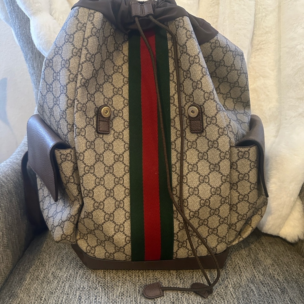 AUTHENTIC Medium Gucci Ophidia backpack: great condition.